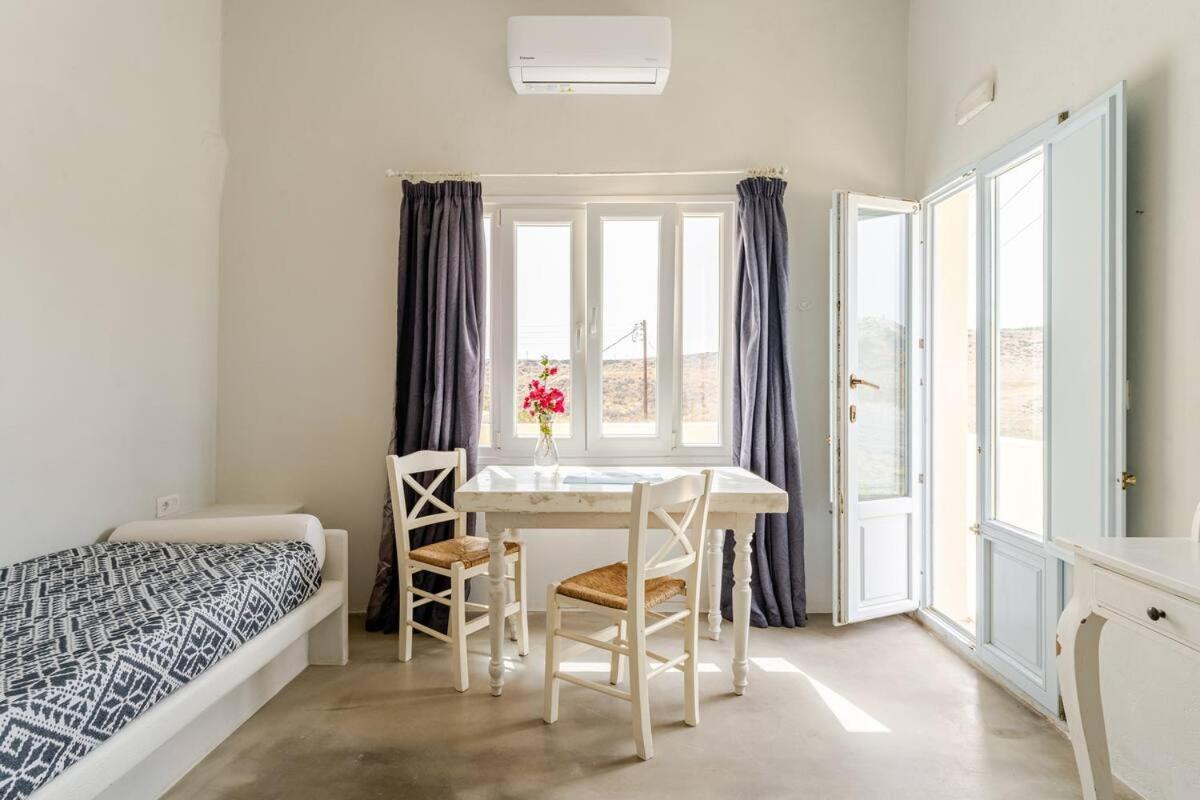 Drakkar Houses Fira  Ngoại thất bức ảnh